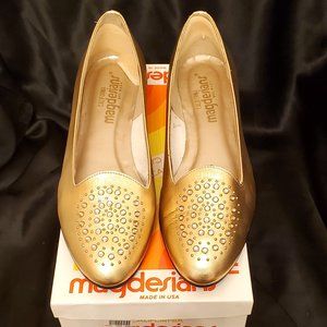 California Magderians GOLD leather flats Size 9M. NEW in box